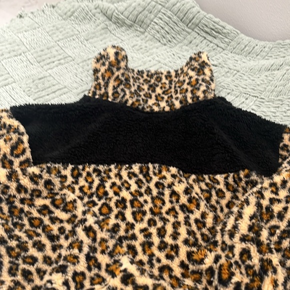 Nordstrom Bp. Tan Dale Leopard Big Spot Leopard Fleece Pullover XS - Picture 7 of 7
